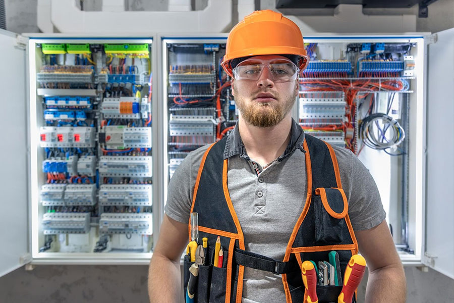 Hire Electricians in Edinburgh