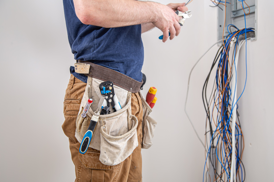 Hire Best Electricians in London