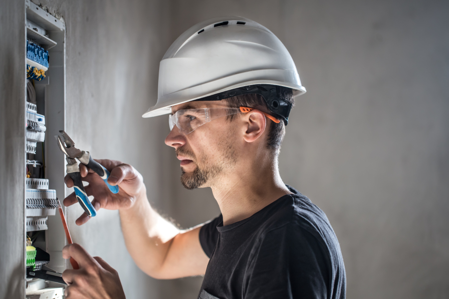 Find Electricians in Bristol