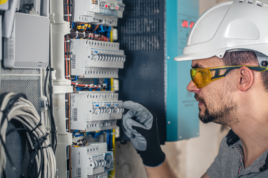 Hire Electricians in Leicester