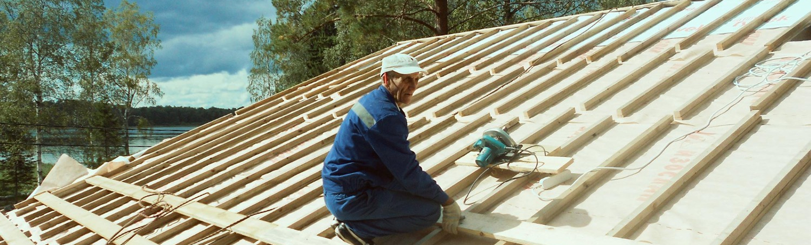 Roof Repair vs Roof Replacement: How to Decide